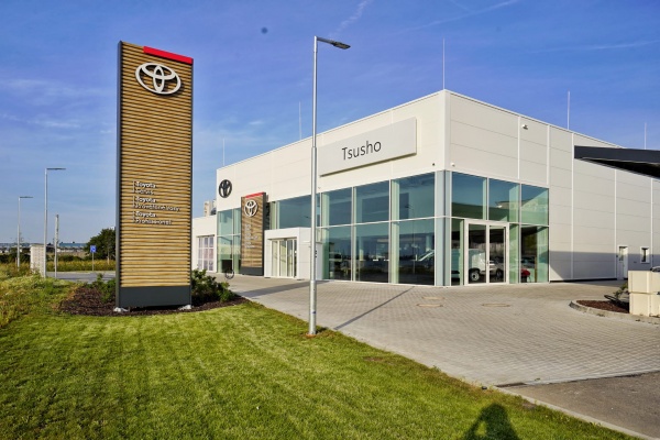 foto Car showroom Toyota, Průhonice - after