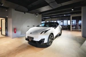 foto Autosalon Lynk & Co., Průhonice - after